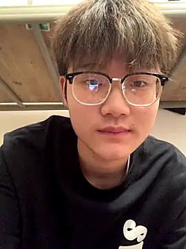 Snapshot of KK-cuteboy chatting on 28, 11, 2025 KK-cuteboy online show from 28, 11, 2025