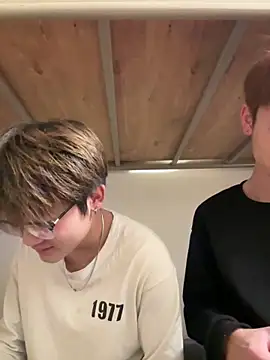 Snapshot of KK-cuteboy chatting on 5, 12, 2025 KK-cuteboy online show from 5, 12, 2025