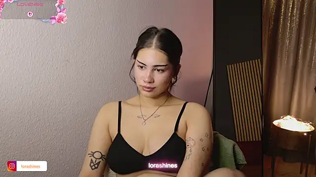 LoraShines online show from 23, 3, 2026