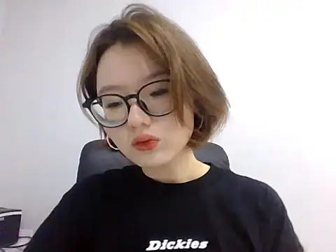 Snapshot of LilyTaylors chatting on 20, 10, 2025 LilyTaylors online show from 20, 10, 2025