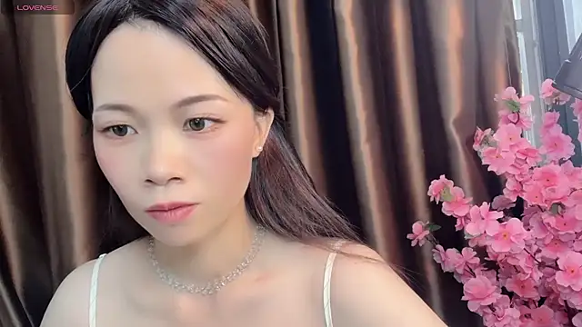 Snapshot of Lynnalltop-165-KeKe chatting on 14, 10, 2025 Lynnalltop-165-KeKe online show from 14, 10, 2025