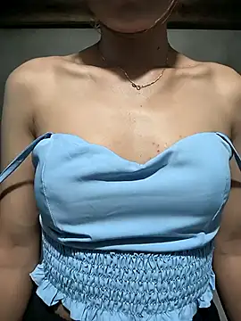 Snapshot of Zerin_nova chatting on 10, 10, 2025 Zerin nova online show from 10, 10, 2025