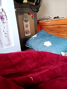 Snapshot of Zerin_nova chatting on 5, 12, 2025 Zerin nova online show from 5, 12, 2025