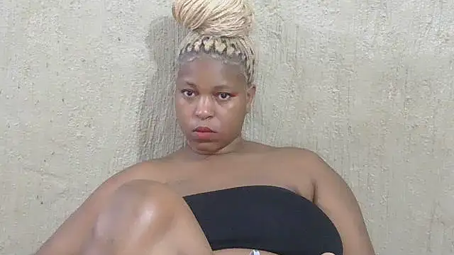Snapshot of ZuriVixen chatting on 16, 10, 2025 ZuriVixen online show from 16, 10, 2025