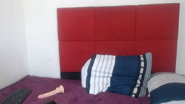 Snapshot of ZuriVixen chatting on 21, 11, 2025 ZuriVixen online show from 21, 11, 2025