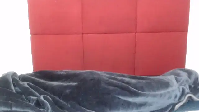 Snapshot of ZuriVixen chatting on 25, 11, 2025 ZuriVixen online show from 25, 11, 2025