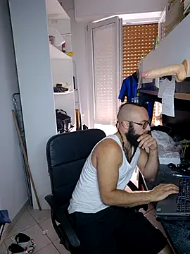Snapshot of BeppeRagnar chatting on 4, 7, 2026 BeppeRagnar online show from 4, 7, 2026