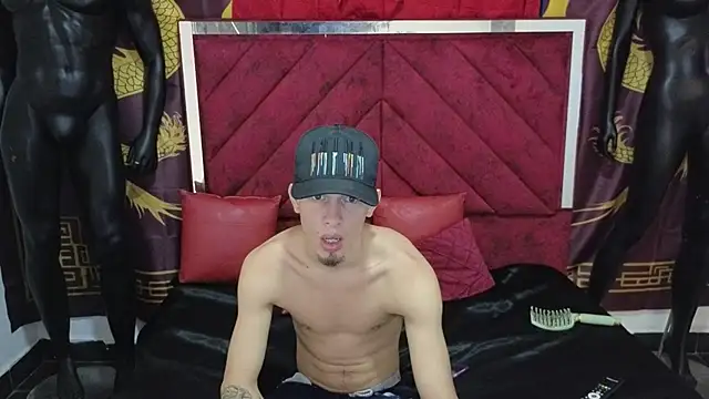 Pride couple online show from 2, 11, 2025