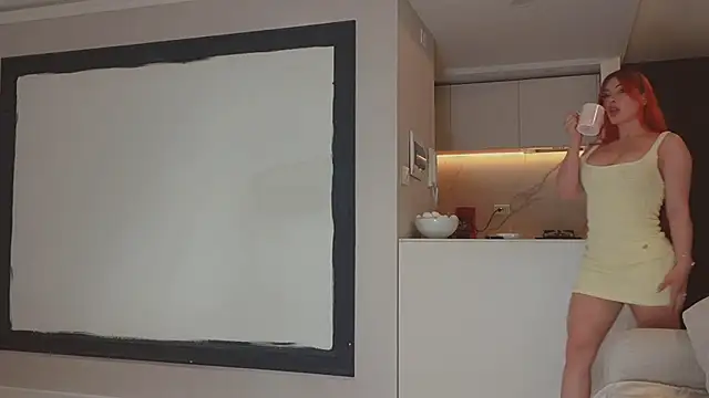 Snapshot of AbrilColls_ chatting on 18, 10, 2025 AbrilColls online show from 18, 10, 2025