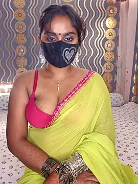 Snapshot of Sweet-Maddlina chatting on 10, 10, 2025 Sweet-Maddlina online show from 10, 10, 2025