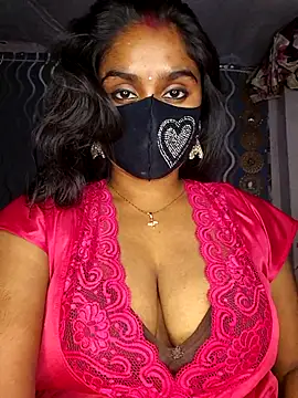 Snapshot of Sweet-Maddlina chatting on 8, 11, 2025 Sweet-Maddlina online show from 8, 11, 2025