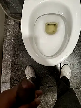 Snapshot of lexxymoron chatting on 4, 12, 2025 lexxymoron online show from 4, 12, 2025