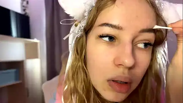 LunaCrave online show from 23, 10, 2025