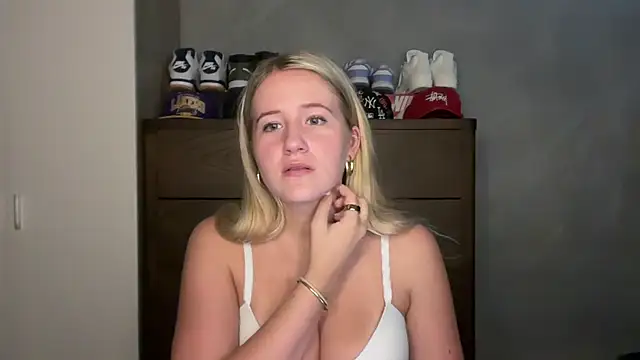 itssosierra online show from 29, 4, 2026