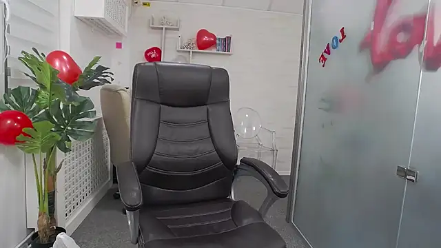 YaraXCox online show from 13, 2, 2026