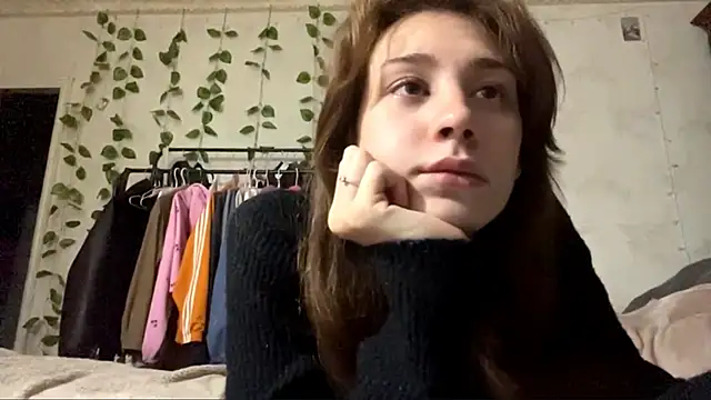 WildPeachh online show from 4, 12, 2025