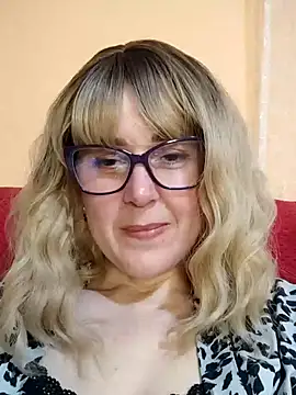 Amelialove42 online show from 12, 5, 2026