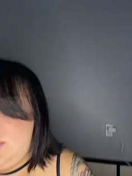 SwittieKendra online show from 10, 11, 2025