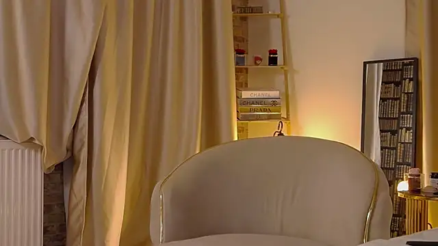 Snapshot of OliviaCart chatting on 12, 10, 2025 OliviaCart online show from 12, 10, 2025