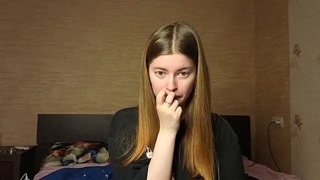 EmiliaCouple online show from 29, 6, 2026