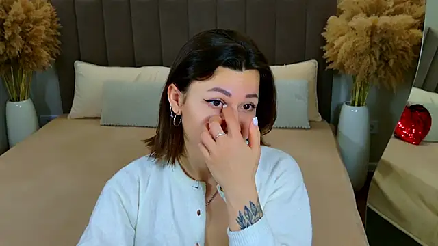 Snapshot of EdenSolis chatting on 2, 4, 2026 EdenSolis online show from 2, 4, 2026