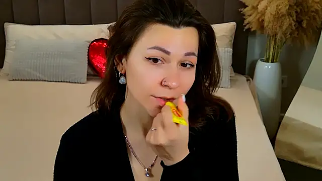 Snapshot of EdenSolis chatting on 5, 4, 2026 EdenSolis online show from 5, 4, 2026