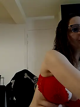 Snapshot of labellerose chatting on 6, 11, 2025 labellerose online show from 6, 11, 2025