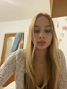 Snapshot of RemyStyles chatting on 27, 10, 2025 RemyStyles online show from 27, 10, 2025