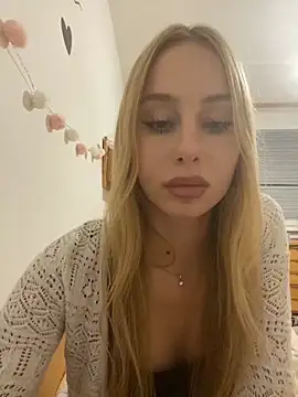 Snapshot of RemyStyles chatting on 5, 11, 2025 RemyStyles online show from 5, 11, 2025