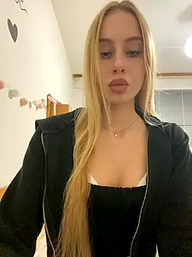 Snapshot of RemyStyles chatting on 6, 11, 2025 RemyStyles online show from 6, 11, 2025