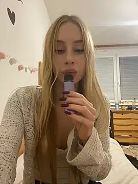 Snapshot of RemyStyles chatting on 24, 11, 2025 RemyStyles online show from 24, 11, 2025