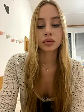 Snapshot of RemyStyles chatting on 28, 11, 2025 RemyStyles online show from 28, 11, 2025