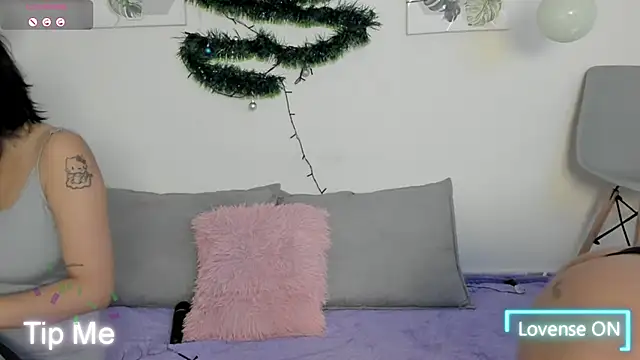 Nina keller  online show from 30, 11, 2025