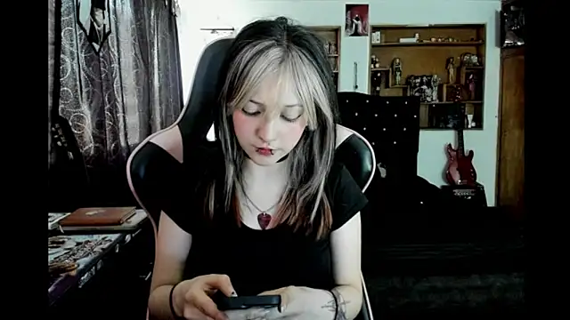 Snapshot of Maki_Zein_ chatting on 8, 1, 2026 Maki Zein online show from 8, 1, 2026