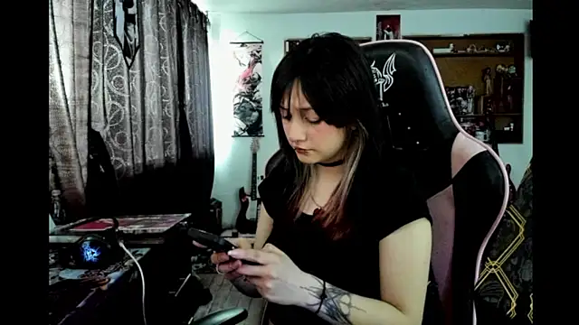 Snapshot of Maki_Zein_ chatting on 13, 1, 2026 Maki Zein online show from 13, 1, 2026