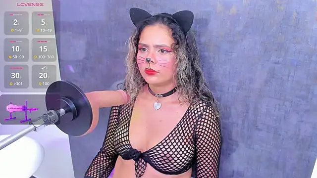 Snapshot of elizabeth_liones_ chatting on 31, 10, 2025 elizabeth liones online show from 31, 10, 2025