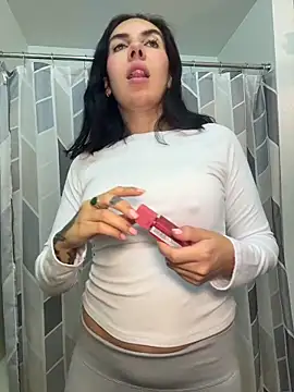 Lolathebaddie online show from 11, 11, 2025