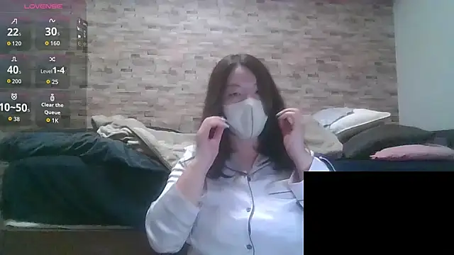 Snapshot of anananna1010 chatting on 13, 10, 2025 anananna1010 online show from 13, 10, 2025