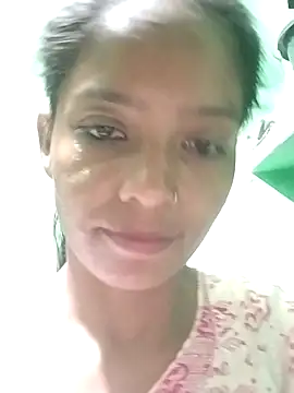 Snapshot of Jaanvi_G chatting on 21, 10, 2025 Jaanvi G online show from 21, 10, 2025