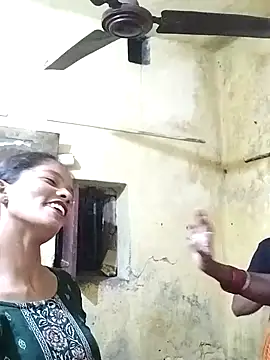 Snapshot of Jaanvi_G chatting on 29, 10, 2025 Jaanvi G online show from 29, 10, 2025