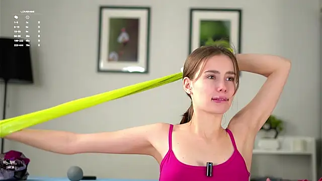 Snapshot of MonetLeitman chatting on 25, 11, 2025 MonetLeitman online show from 25, 11, 2025