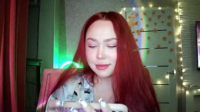 Snapshot of LolaMint_ chatting on 24, 10, 2025 LolaMint online show from 24, 10, 2025