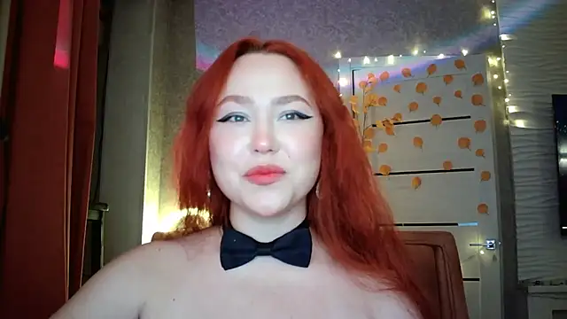 Snapshot of LolaMint_ chatting on 27, 10, 2025 LolaMint online show from 27, 10, 2025