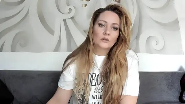 Snapshot of 88__callmemadam__88 chatting on 13, 11, 2025 88 callmemadam 88 online show from 13, 11, 2025