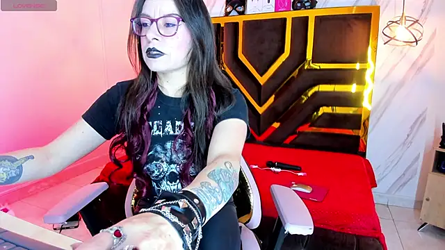 Snapshot of Evangelinejoness_ chatting on 16, 10, 2025 Evangelinejoness online show from 16, 10, 2025