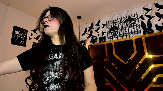 Snapshot of Evangelinejoness_ chatting on 10, 11, 2025 Evangelinejoness online show from 10, 11, 2025