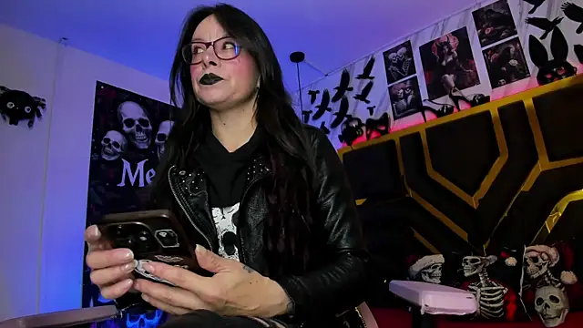 Snapshot of Evangelinejoness_ chatting on 16, 12, 2025 Evangelinejoness online show from 16, 12, 2025