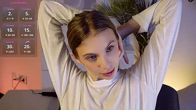 Snapshot of mia_silkk chatting on 17, 11, 2025 mia silkk online show from 17, 11, 2025