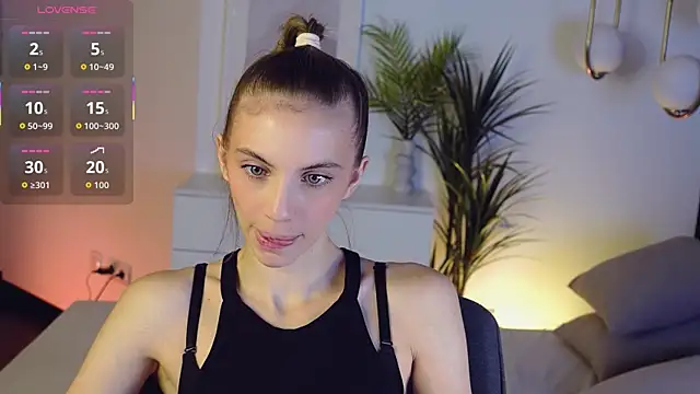 Snapshot of mia_silkk chatting on 18, 11, 2025 mia silkk online show from 18, 11, 2025