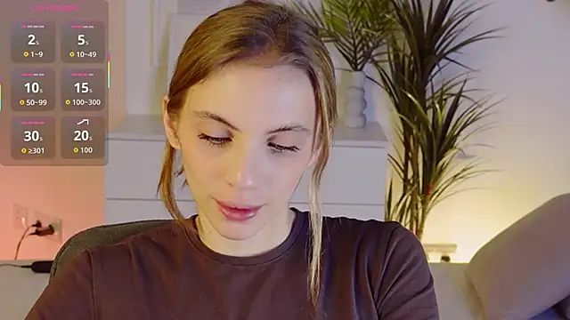 Snapshot of mia_silkk chatting on 19, 11, 2025 mia silkk online show from 19, 11, 2025